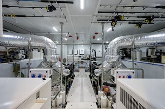 RISK TAKER 43 Engine Room