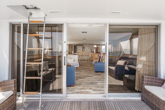 Aft Deck looking in to the Salon Fwd