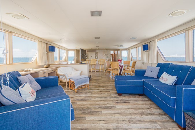 Spacious Salon looking Forward