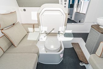 2021 Axopar XC Cross Cabin Brabus 32 