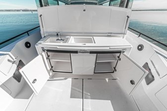 2021 Axopar XC Cross Cabin Brabus 38 
