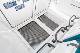 2021 Axopar XC Cross Cabin Brabus 44 