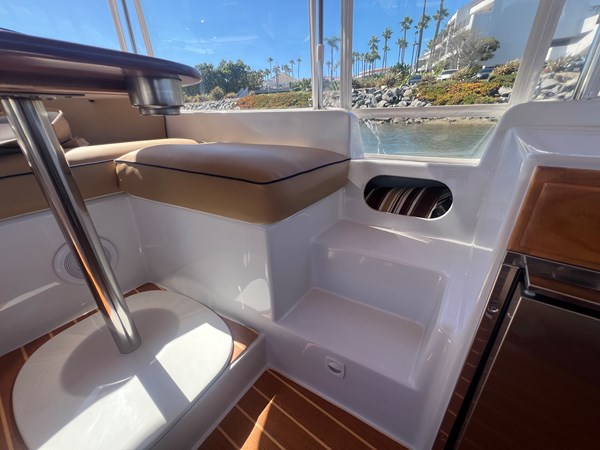 Port entrance/exit  with two steps and cubby hole