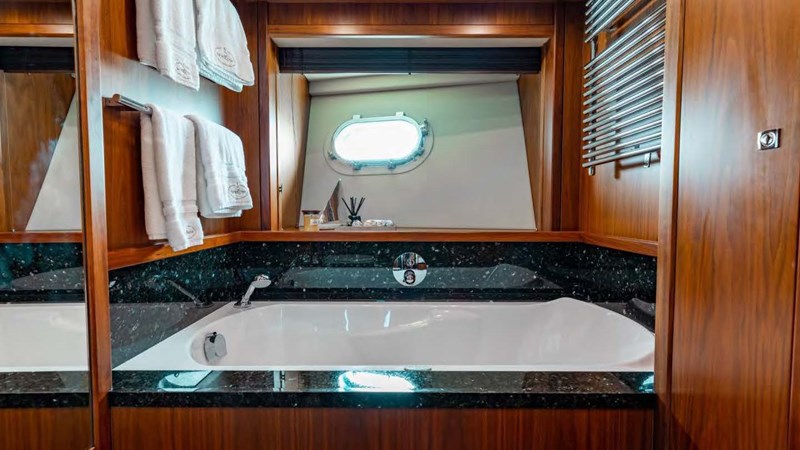 2009 Sunseeker 37 Metre Yacht