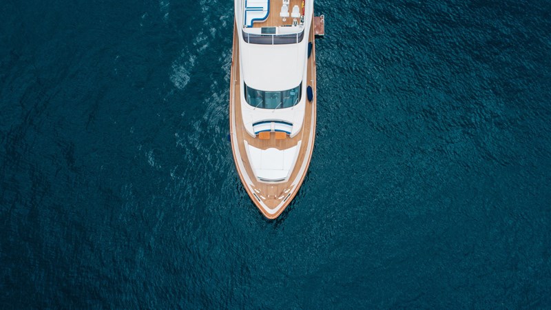 2Yacht_ladymura_Superyacht_IYC_exterior1