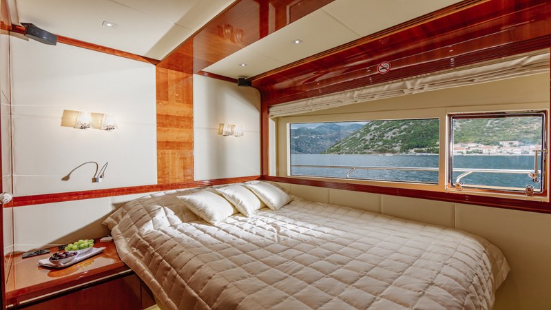 20Yacht_ladymura_Superyacht_IYC_doublecabin1