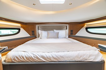 ECLIPSE 505 Shadow Hull #001 12 505-19