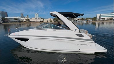 2017 Regal 28 Express in Florida