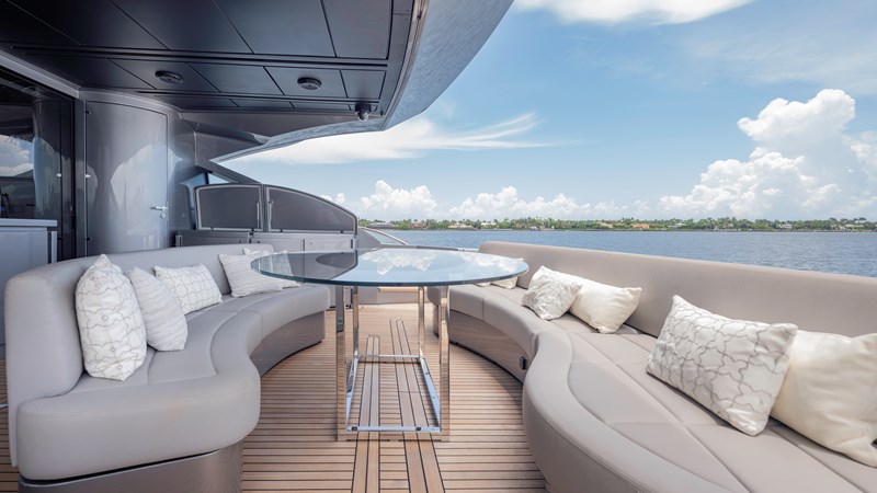 YachtsBlue-108-Pershing-2021-For Sale-37