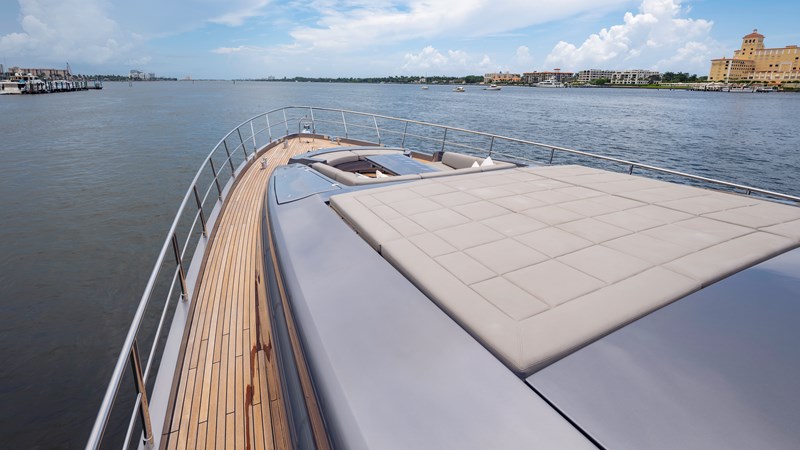 YachtsBlue-108-Pershing-2021-For Sale-49