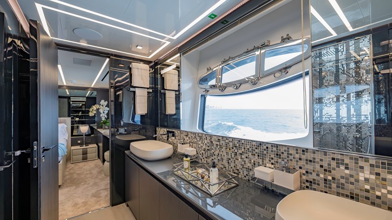 YachtsBlue-108-Pershing-2021-For Sale-65