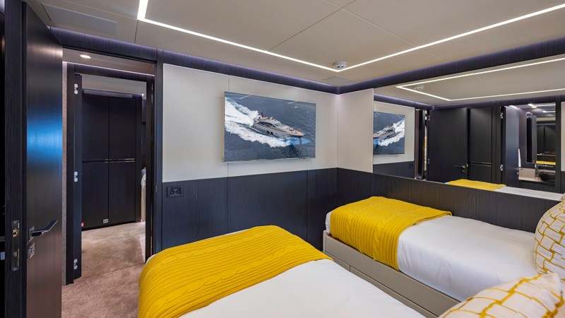 YachtsBlue-108-Pershing-2021-For Sale-73