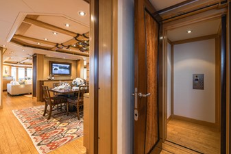 Elevator To All Decks 