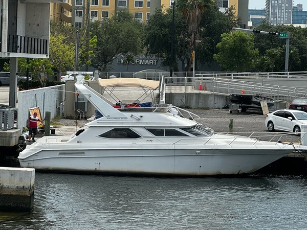 SEA RAY 440 EXPRESS BRIDGE