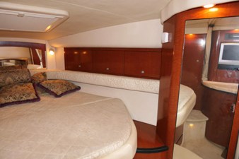 GOOD TIMES 9 Interior Fwd Stbd