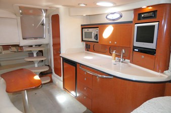 GOOD TIMES 13 Interior Port Aft