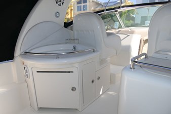 GOOD TIMES 28 Cockpit Port Fwd