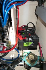 GOOD TIMES 39 Engine batteries Port