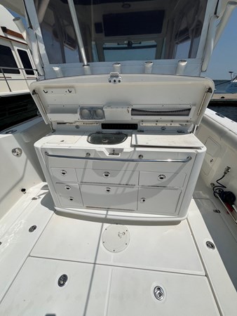 2015 Boston Whaler 350 Outrage