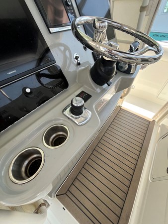 2015 Boston Whaler 350 Outrage