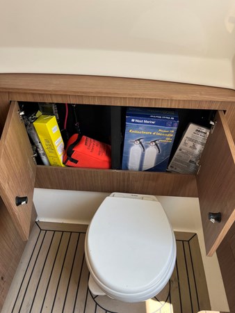 2015 Boston Whaler 350 Outrage