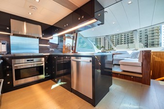 ISLAND SOUL 7 Galley Appliances