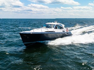 TCB 51 Port bow profile