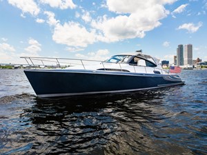 TCB 54 Port bow profile