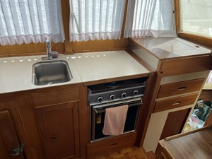 LOONS NEST 17 Galley