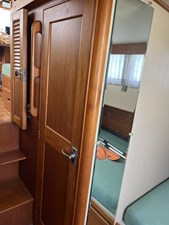 LOONS NEST 22 Aft cabin head entrance