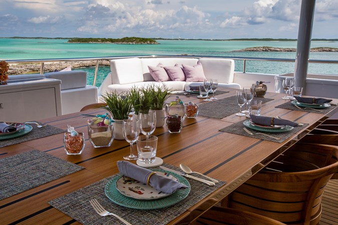 Bridge deck Alfesco dining