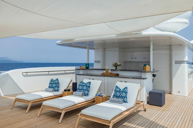 Sun deck with bar