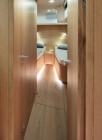 YYachts-Y7-Interior_6-min