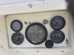 ENCHANTED LADY 9 Newport 33 engine panel