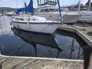 ENCHANTED LADY 11 Newport 33 stbd