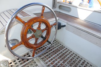 ZANYA 27 Cockpit helm