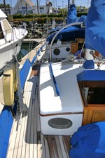 ZANYA 32 Deck Port Fwd1