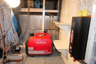 ZANYA 49 Fuel Tanks1