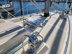 PELICAN 24 Foredeck
