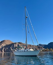 PELICAN 44 Anchored