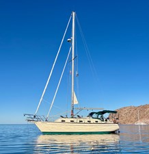 PELICAN 46 Anchored