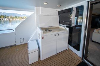 ENCORE 4 Aft Deck