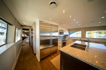 ENCORE 10 Galley