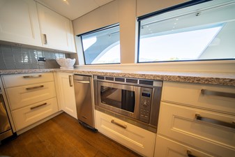 ENCORE 12 Galley