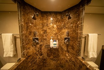 ENCORE 18 Master Bath