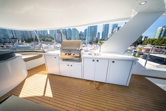 ENCORE 43 Sun Deck