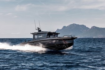 La Perle Noire 5 La Perle Noire 2023 BRABUS Axopar Shadow 900 XC Cross Cabin Boat Yacht MLS #444713 5