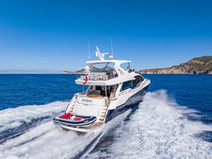 PASHBAR 3 Sunseeker 76 Yacht stern underway