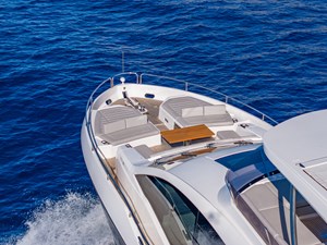 PASHBAR 5 Sunseeker 76 Yacht bow area