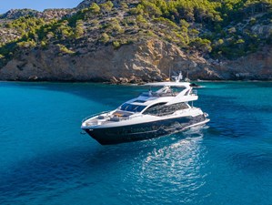 PASHBAR 9 Sunseeker 76 Yacht port at anchor